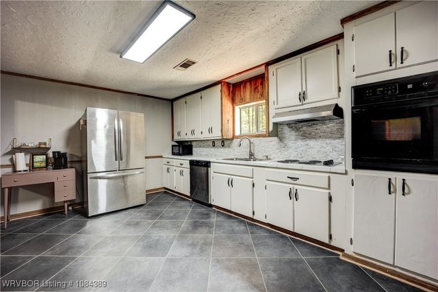 11117 N Highway 59, Cedarville, AR 72932