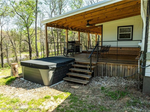 11117 N Highway 59, Cedarville, AR 72932