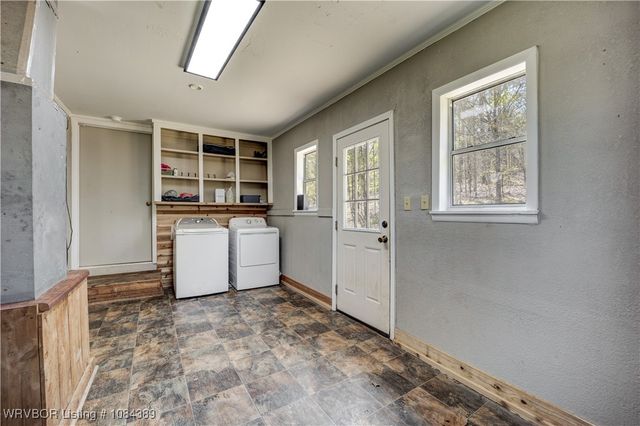 11117 N Highway 59, Cedarville, AR 72932