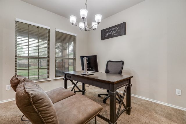 1924 Parkside Mews, Lancaster, TX 75146