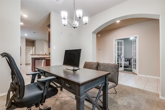 1924 Parkside Mews, Lancaster, TX 75146