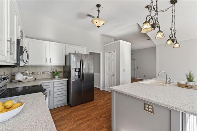 1240 Birch Hill Drive, Kernersville, NC 27284