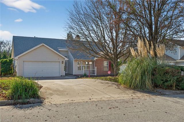 1240 Birch Hill Drive, Kernersville, NC 27284