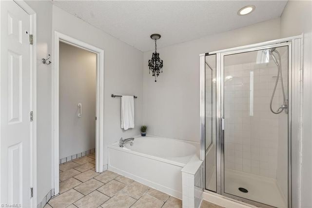 1240 Birch Hill Drive, Kernersville, NC 27284