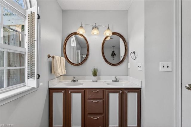 1240 Birch Hill Drive, Kernersville, NC 27284