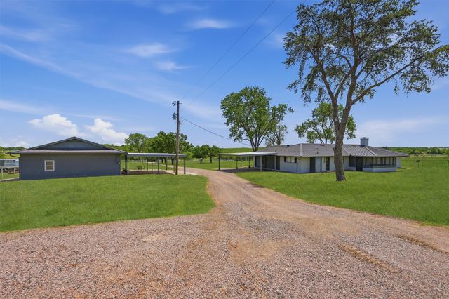 1861-1 Roland Road, Whitesboro, TX 76273