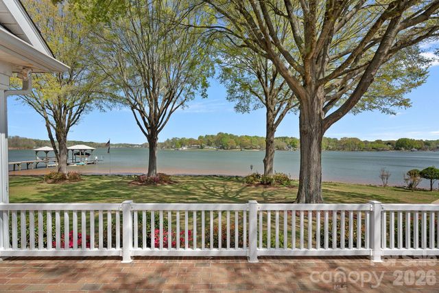 223 Wilson Lake Road, Mooresville, NC 28117