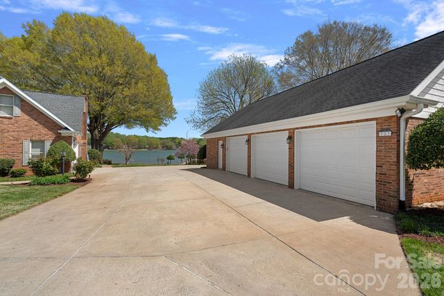 223 Wilson Lake Road, Mooresville, NC 28117
