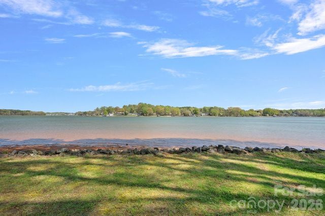 223 Wilson Lake Road, Mooresville, NC 28117