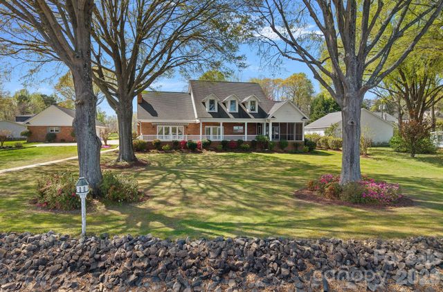 223 Wilson Lake Road, Mooresville, NC 28117