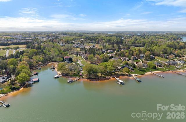223 Wilson Lake Road, Mooresville, NC 28117