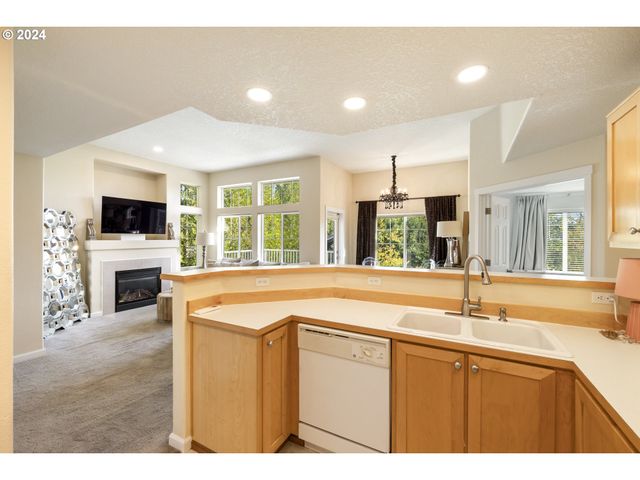 14655 Sw BEARD Rd 201, Beaverton, OR 97007