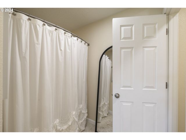 14655 Sw BEARD Rd 201, Beaverton, OR 97007