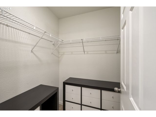14655 Sw BEARD Rd 201, Beaverton, OR 97007