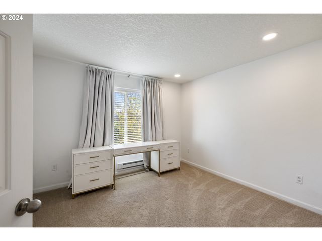 14655 Sw BEARD Rd 201, Beaverton, OR 97007