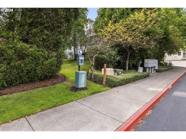 14655 Sw BEARD Rd 201, Beaverton, OR 97007