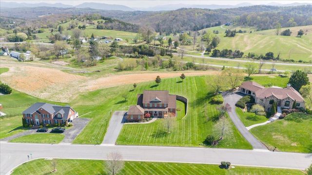 220 Settlers RD, Fincastle, VA 24090