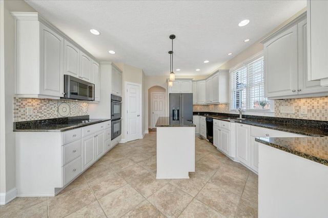 220 Settlers RD, Fincastle, VA 24090