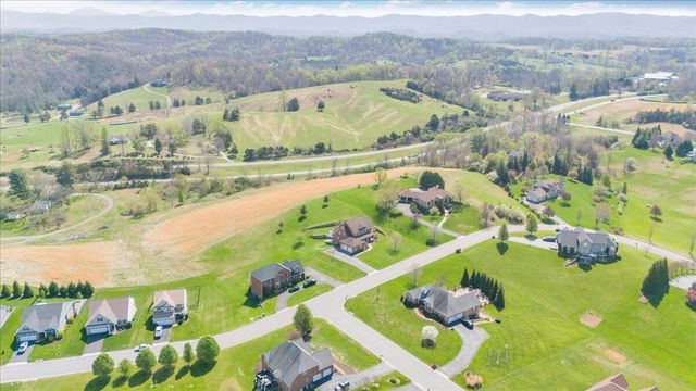 220 Settlers RD, Fincastle, VA 24090