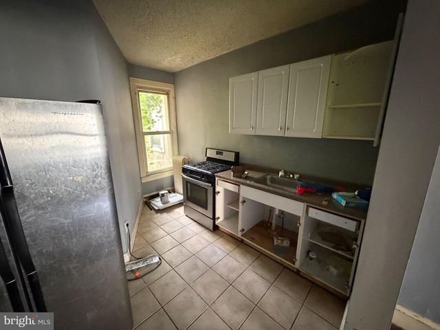 522 W SOMERVILLE AVE, Philadelphia, PA 19120