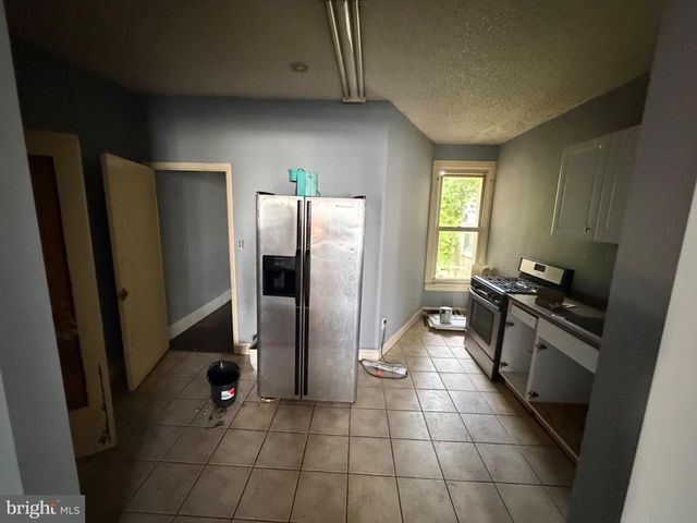 522 W SOMERVILLE AVE, Philadelphia, PA 19120