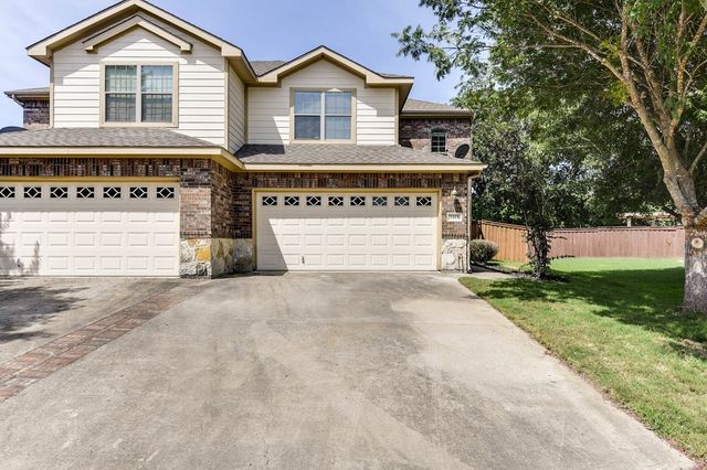 1443 Ravenwood Drive, Mansfield, TX 76063