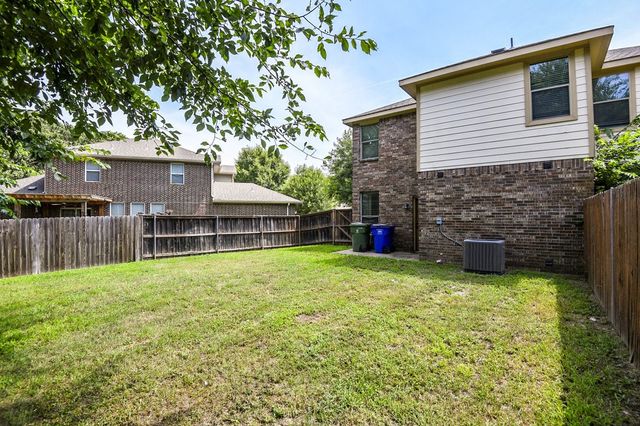 1443 Ravenwood Drive, Mansfield, TX 76063
