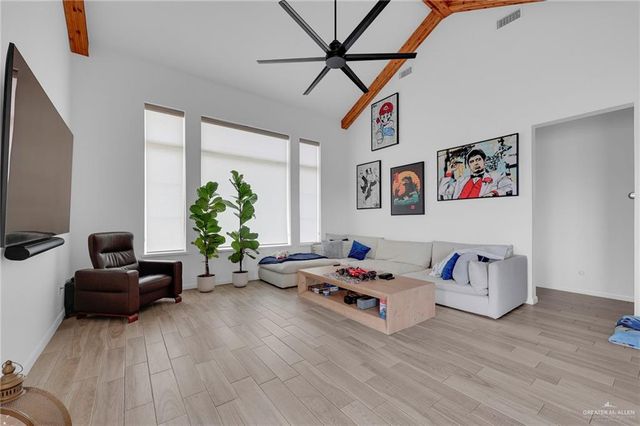 800 Grambling Avenue, Mcallen, TX 78504