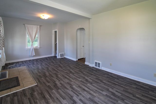 537 Martin Road, Waterloo, IA 50701