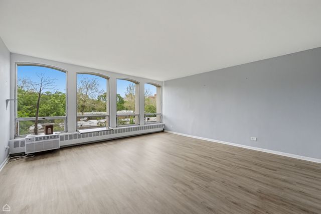 1401 E 55th Street 307N, Chicago, IL 60615