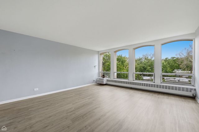 1401 E 55th Street 307N, Chicago, IL 60615