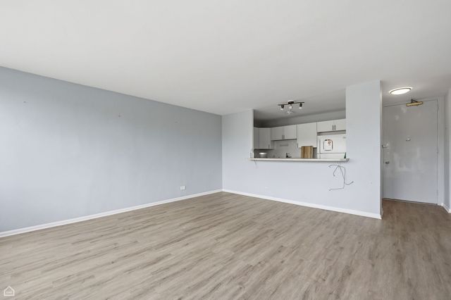 1401 E 55th Street 307N, Chicago, IL 60615