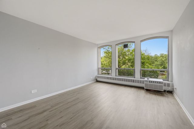 1401 E 55th Street 307N, Chicago, IL 60615