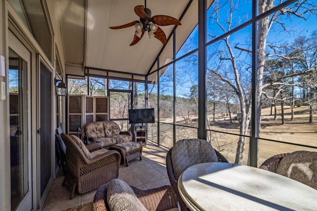 10 Emanuel Place, Hot Springs Village, AR 71909