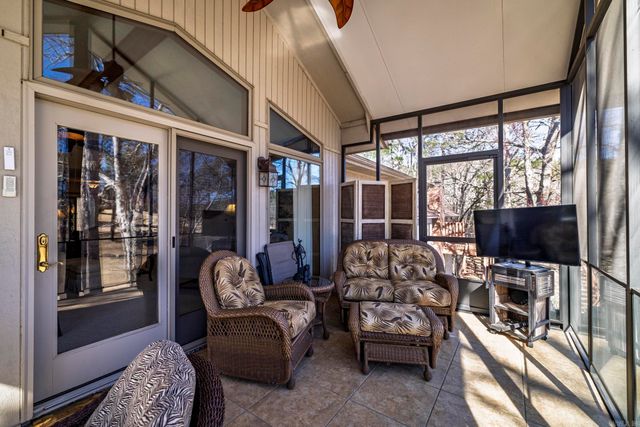 10 Emanuel Place, Hot Springs Village, AR 71909