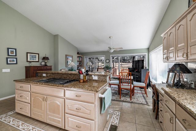 10 Emanuel Place, Hot Springs Village, AR 71909