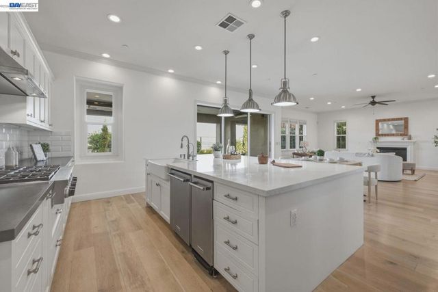2049 Elderberry Dr, San Ramon, CA 94582