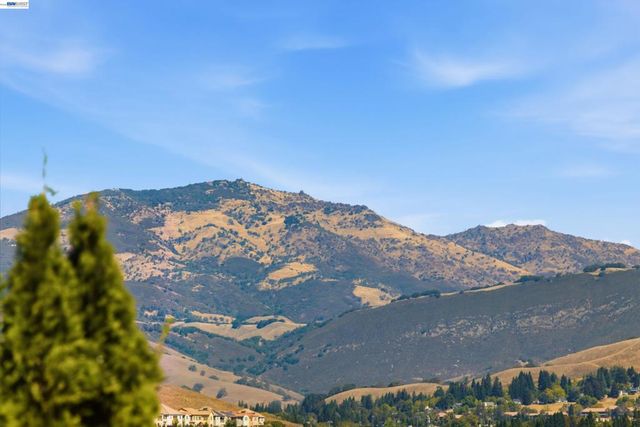 2049 Elderberry Dr, San Ramon, CA 94582