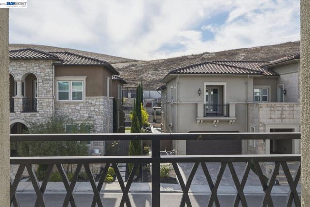 2049 Elderberry Dr, San Ramon, CA 94582