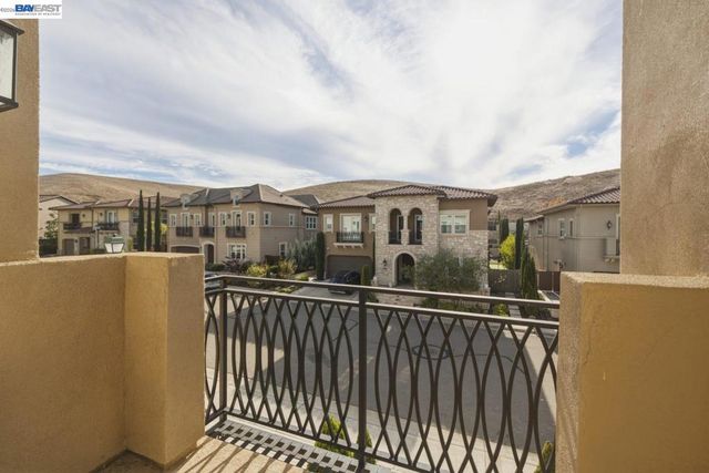 2049 Elderberry Dr, San Ramon, CA 94582