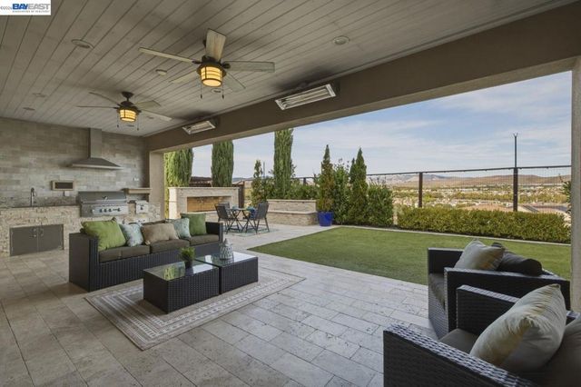 2049 Elderberry Dr, San Ramon, CA 94582