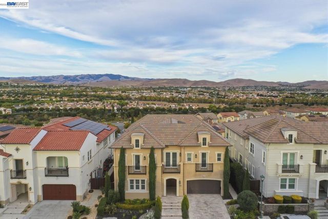 2049 Elderberry Dr, San Ramon, CA 94582