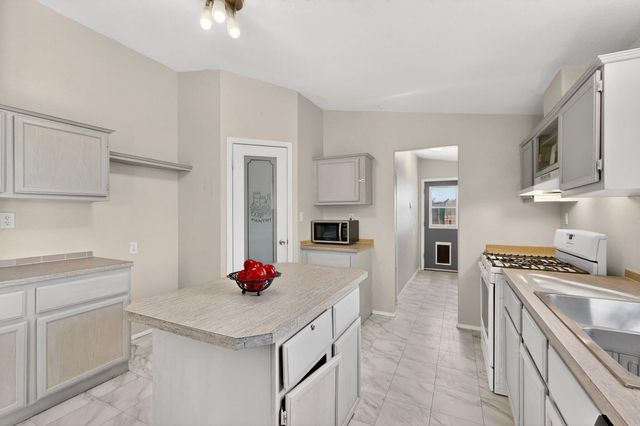 1551 Acapulco Road NE, Rio Rancho, NM 87144