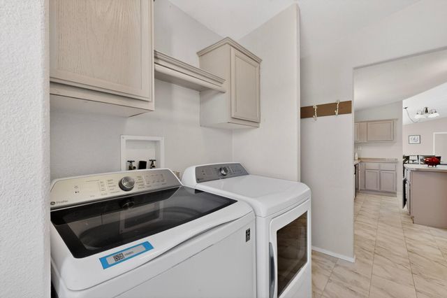 1551 Acapulco Road NE, Rio Rancho, NM 87144