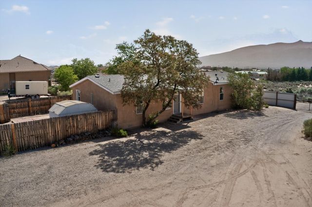 1551 Acapulco Road NE, Rio Rancho, NM 87144