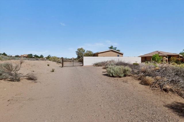 1551 Acapulco Road NE, Rio Rancho, NM 87144