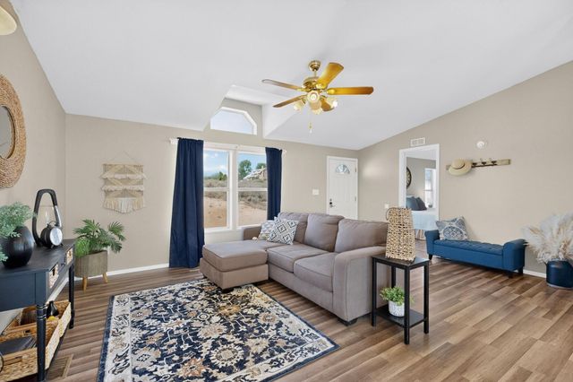 1551 Acapulco Road NE, Rio Rancho, NM 87144