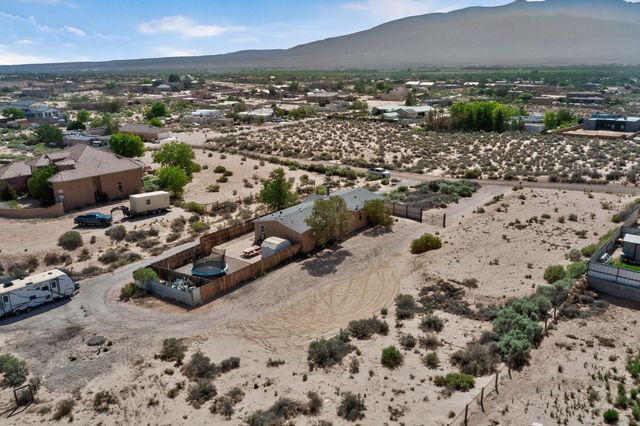 1551 Acapulco Road NE, Rio Rancho, NM 87144