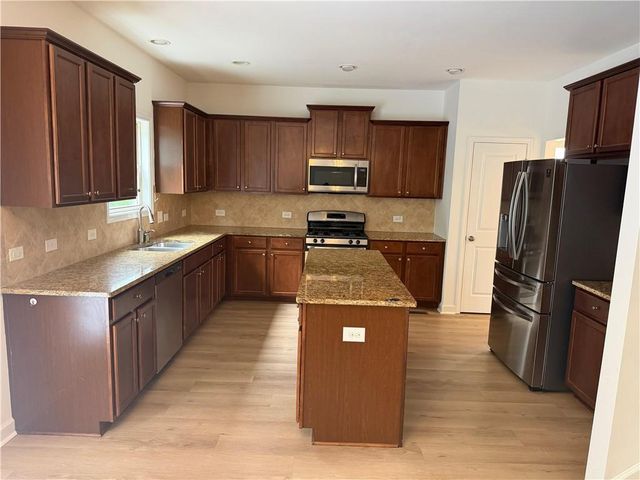 325 Cranbrooke Circle, Suwanee, GA 30024