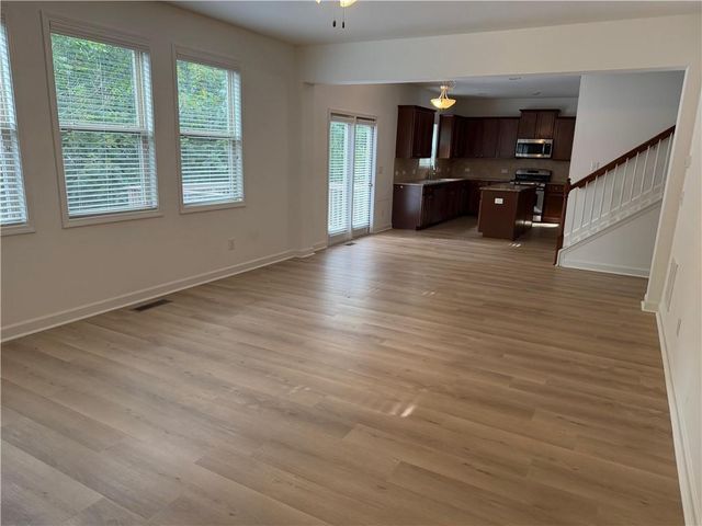 325 Cranbrooke Circle, Suwanee, GA 30024